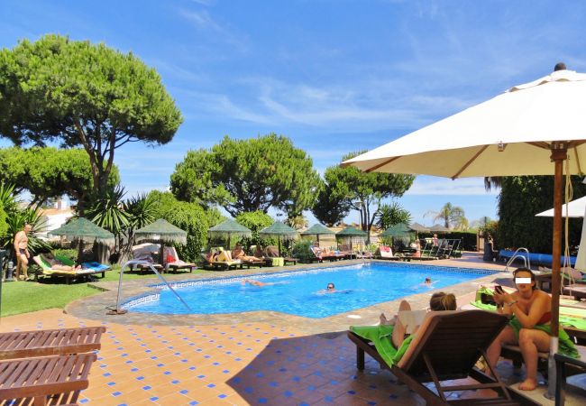 Heated poll. Front line beach. Doña Lola. Calahonda Heated poll. Front line beach. Doña Lola. Calahonda. Costa del Sol