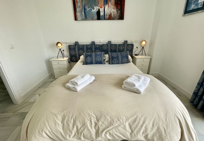 Apartment in Mijas Costa - CS223 Spacious 3-bedroom apartment, close to all amenities in Urb. Rincon del Mar - Calahonda, between Fuengirola and Marbella Apartment in Mijas Costa - CS223 Spacious 3-bedroom apartment, close to all amenities in Urb. Rincon del Mar - Calahonda, between Fuengirola and Marbella