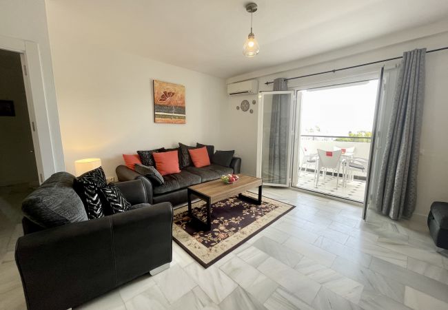 Apartment in Mijas Costa - CS223 Spacious 3-bedroom apartment, close to all amenities in Urb. Rincon del Mar - Calahonda, between Fuengirola and Marbella Apartment in Mijas Costa - CS223 Spacious 3-bedroom apartment, close to all amenities in Urb. Rincon del Mar - Calahonda, between Fuengirola and Marbella