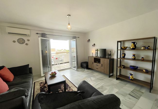 Apartment in Mijas Costa - CS223 Spacious 3-bedroom apartment, close to all amenities in Urb. Rincon del Mar - Calahonda, between Fuengirola and Marbella Apartment in Mijas Costa - CS223 Spacious 3-bedroom apartment, close to all amenities in Urb. Rincon del Mar - Calahonda, between Fuengirola and Marbella