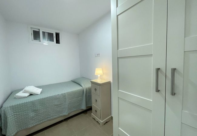 Bedroom. Single bed. Doña Lola. Calahonda Bedroom. Single bed. Doña Lola. Calahonda.Costa del Sol
