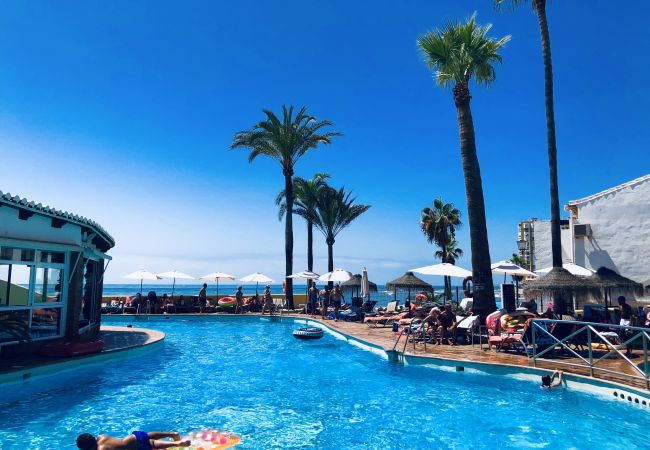 Apartment in Mijas Costa - CS127 Charming beach front apartment - Doña Lola Renata - Dona Lola - Mijas Costa, Málaga Apartment in Mijas Costa - CS127 Charming beach front apartment - Doña Lola Renata - Dona Lola - Mijas Costa, Málaga